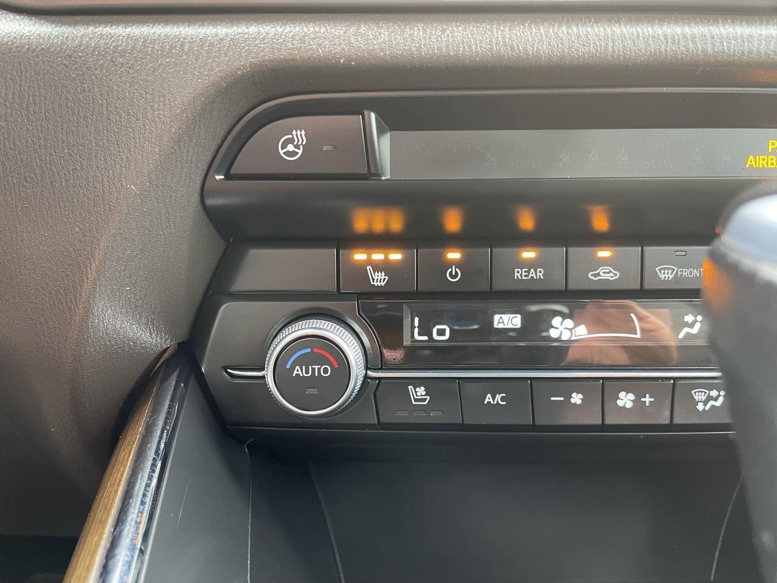 Vehicle photo 29