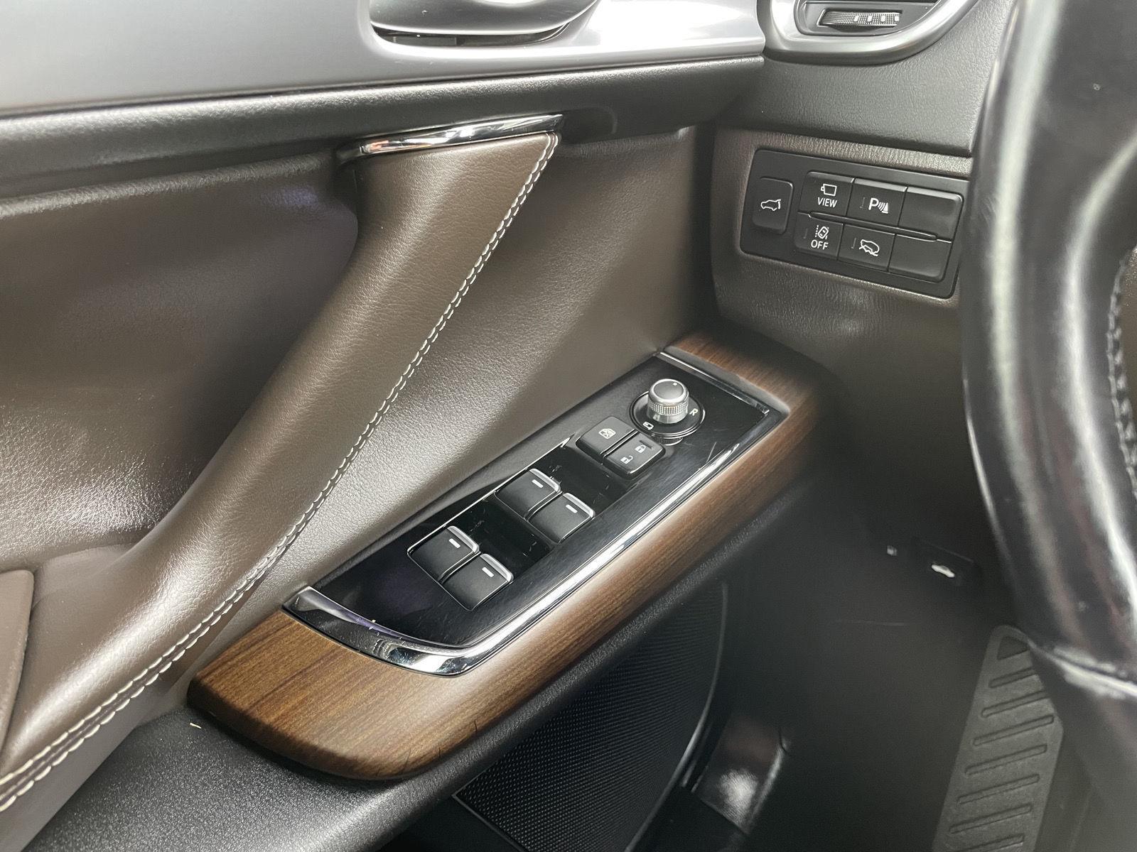Vehicle photo 31