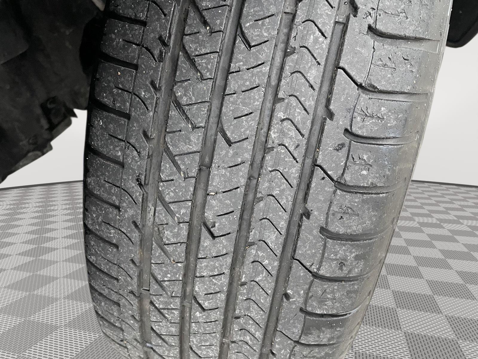 Vehicle photo 11