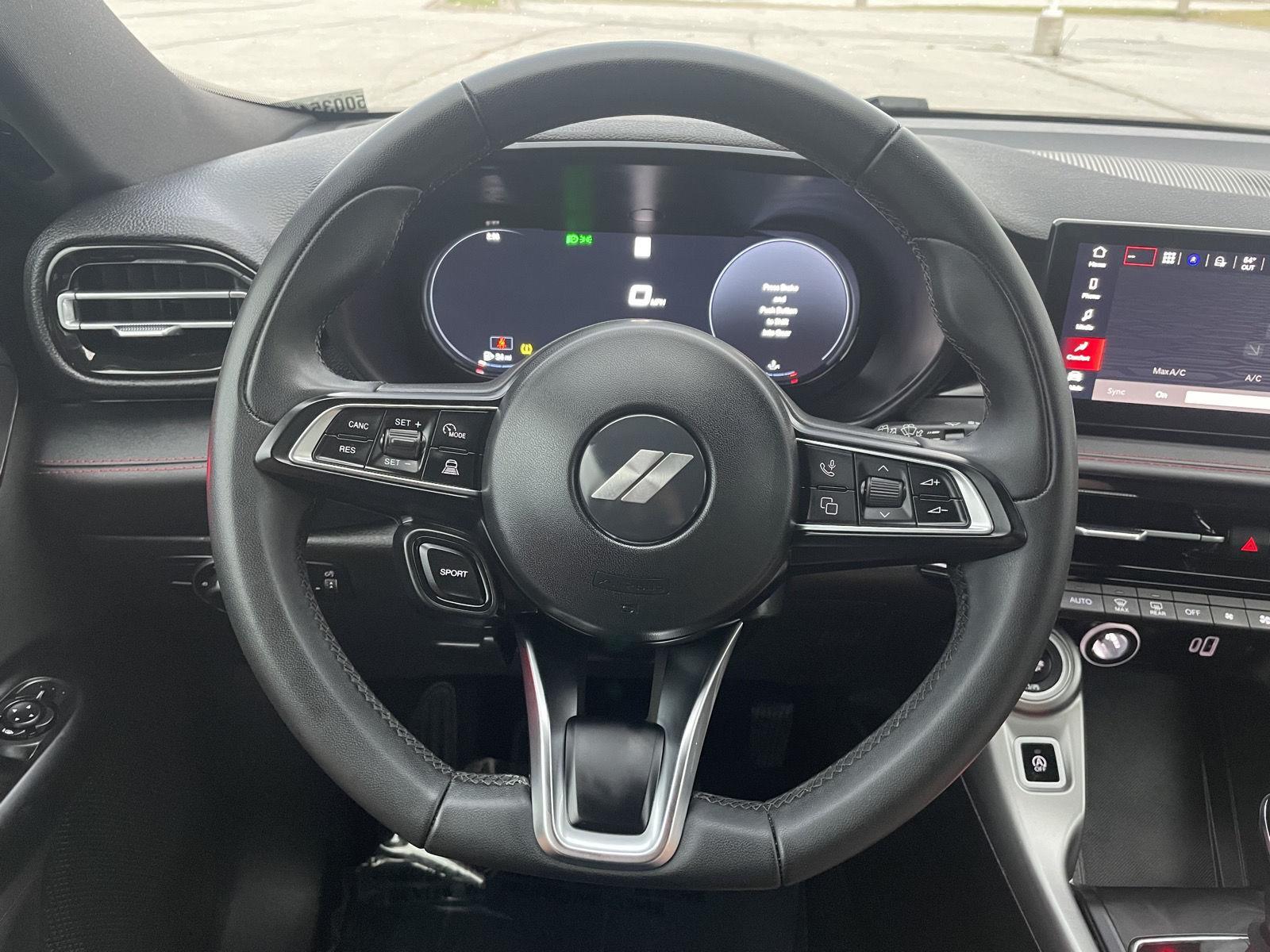 Vehicle photo 12