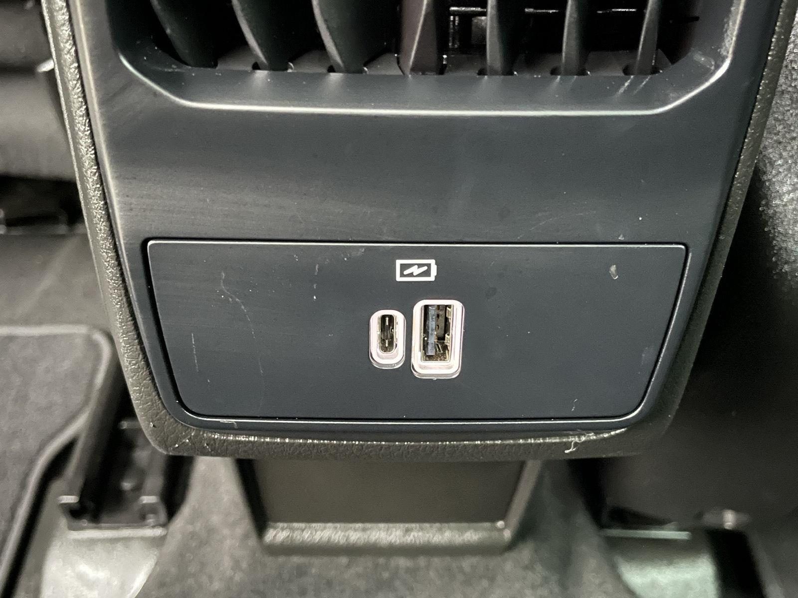 Vehicle photo 22