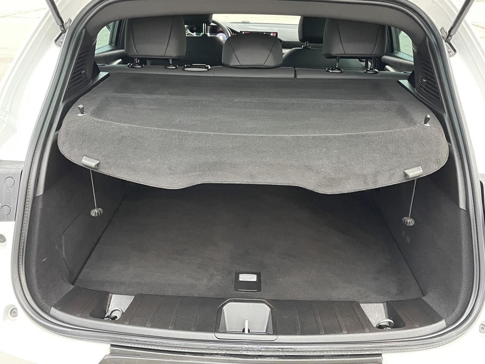 Vehicle photo 33
