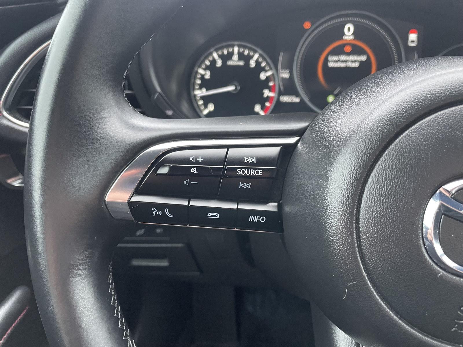 Vehicle photo 12