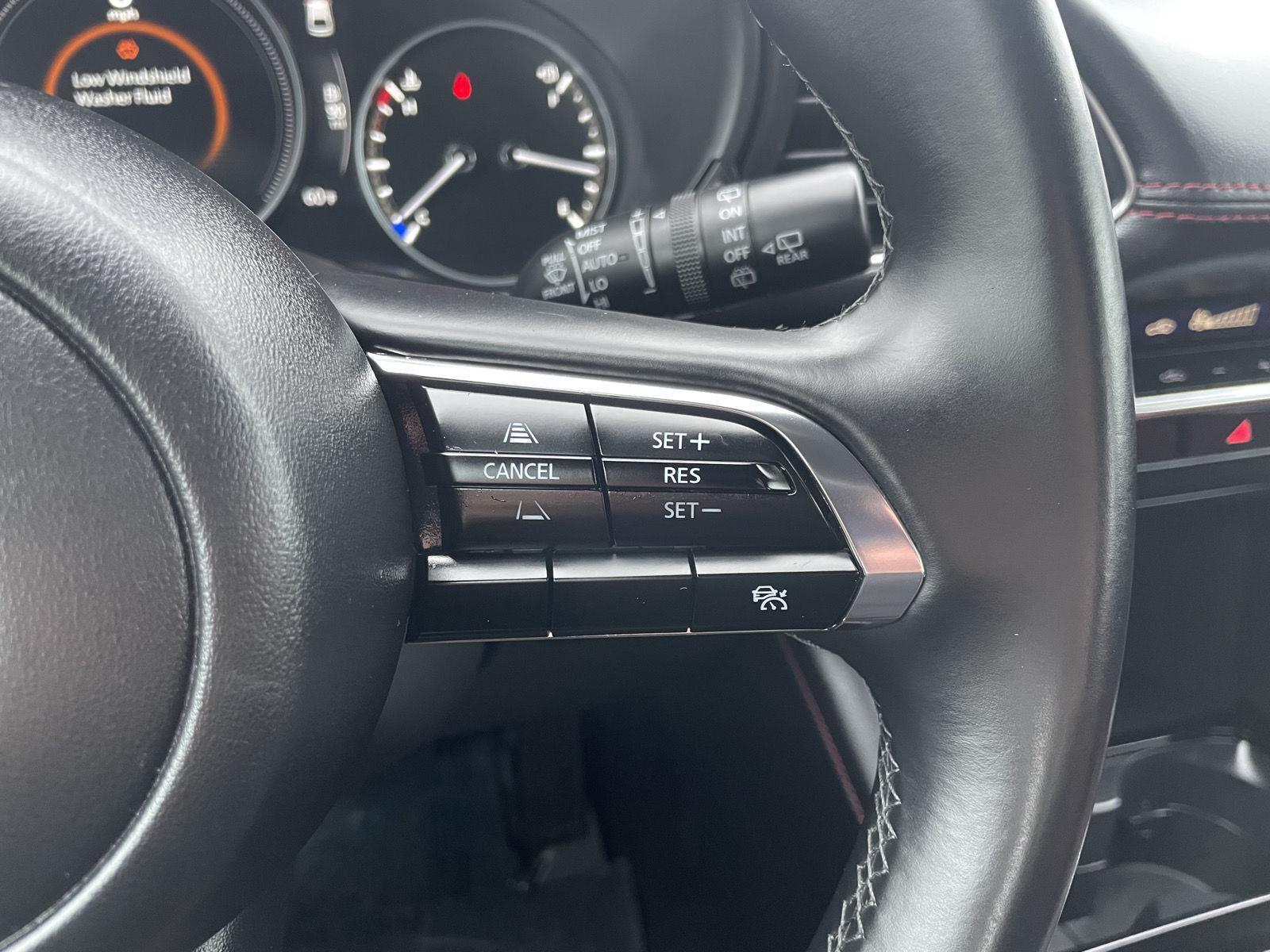 Vehicle photo 13