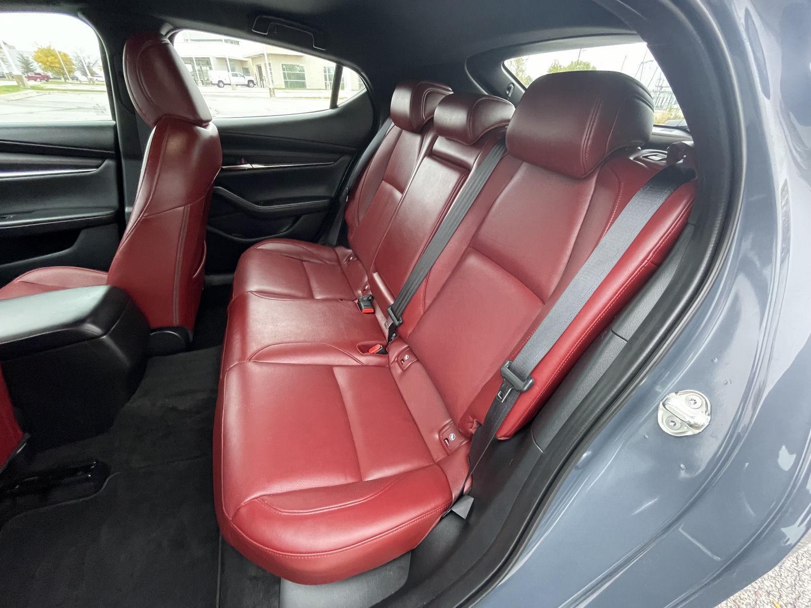 Vehicle photo 20