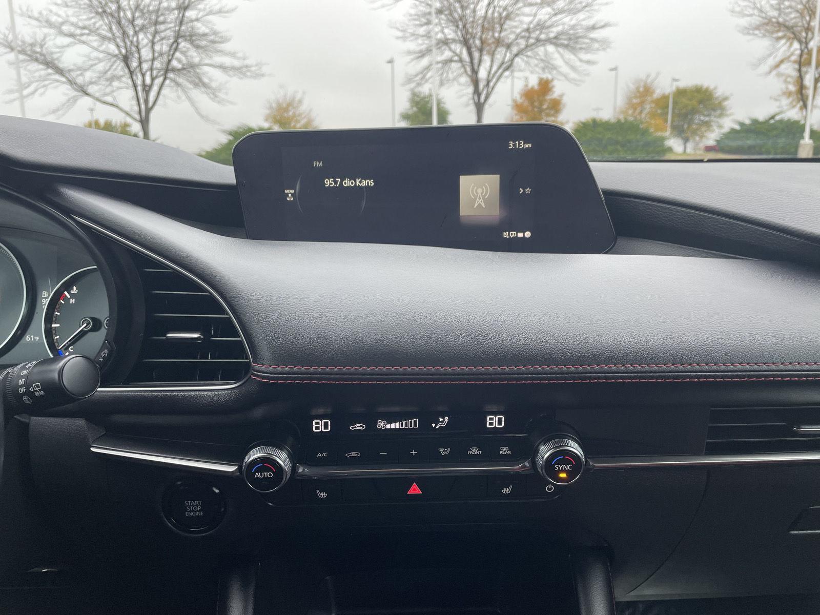 Vehicle photo 25