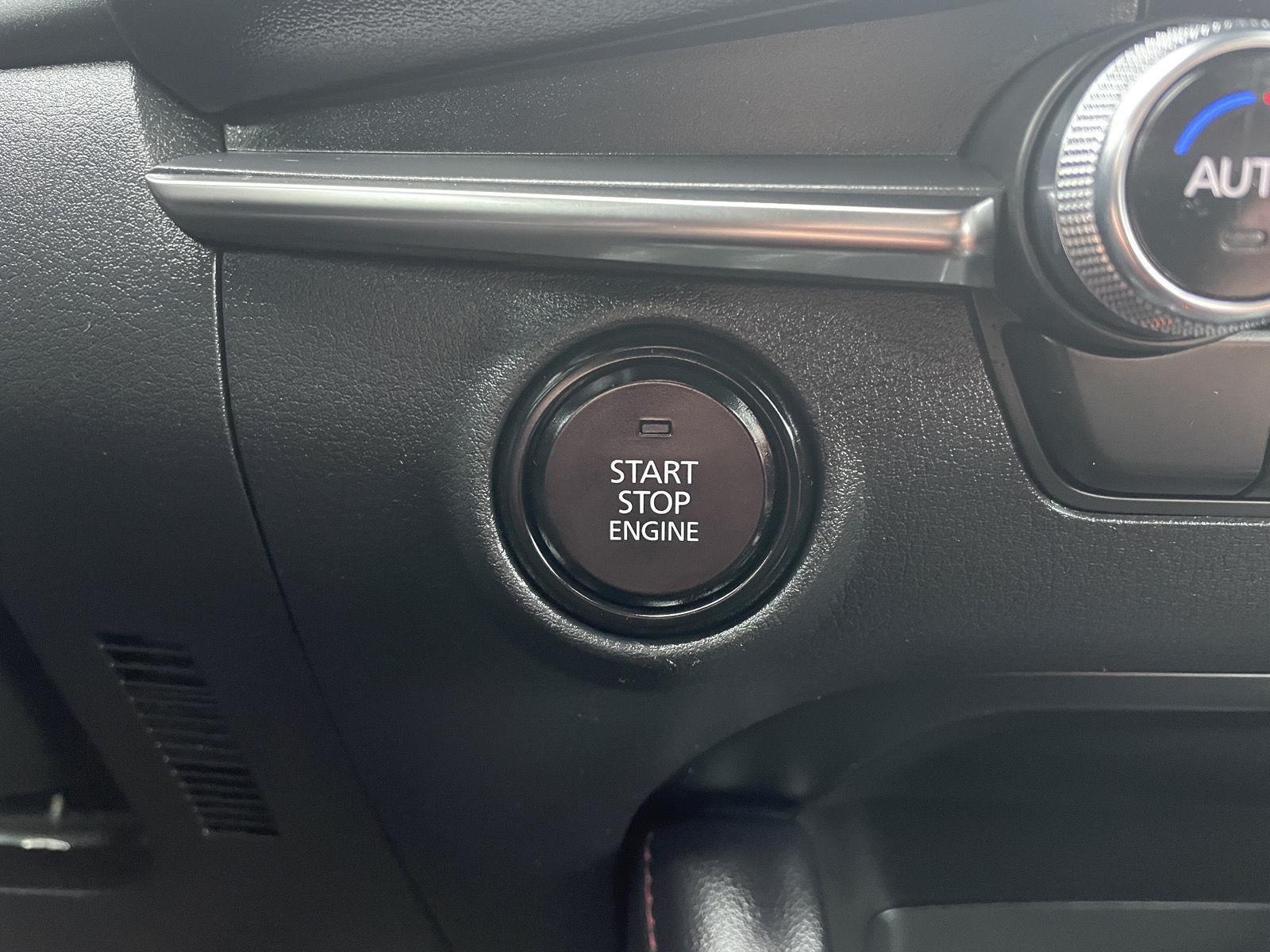 Vehicle photo 26