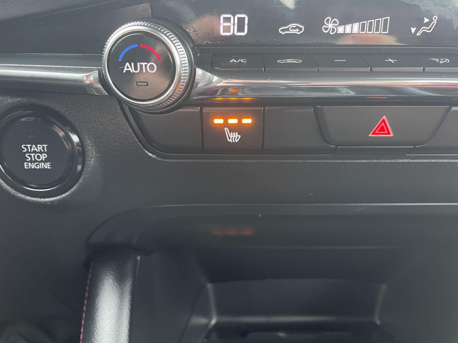 Vehicle photo 28