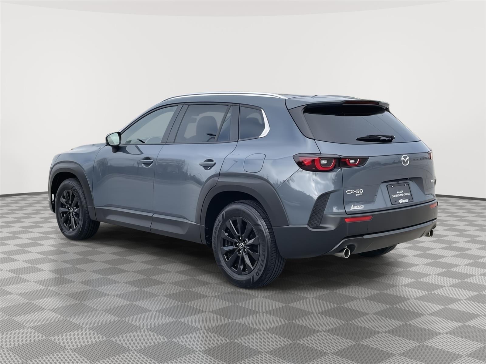 Vehicle photo 9