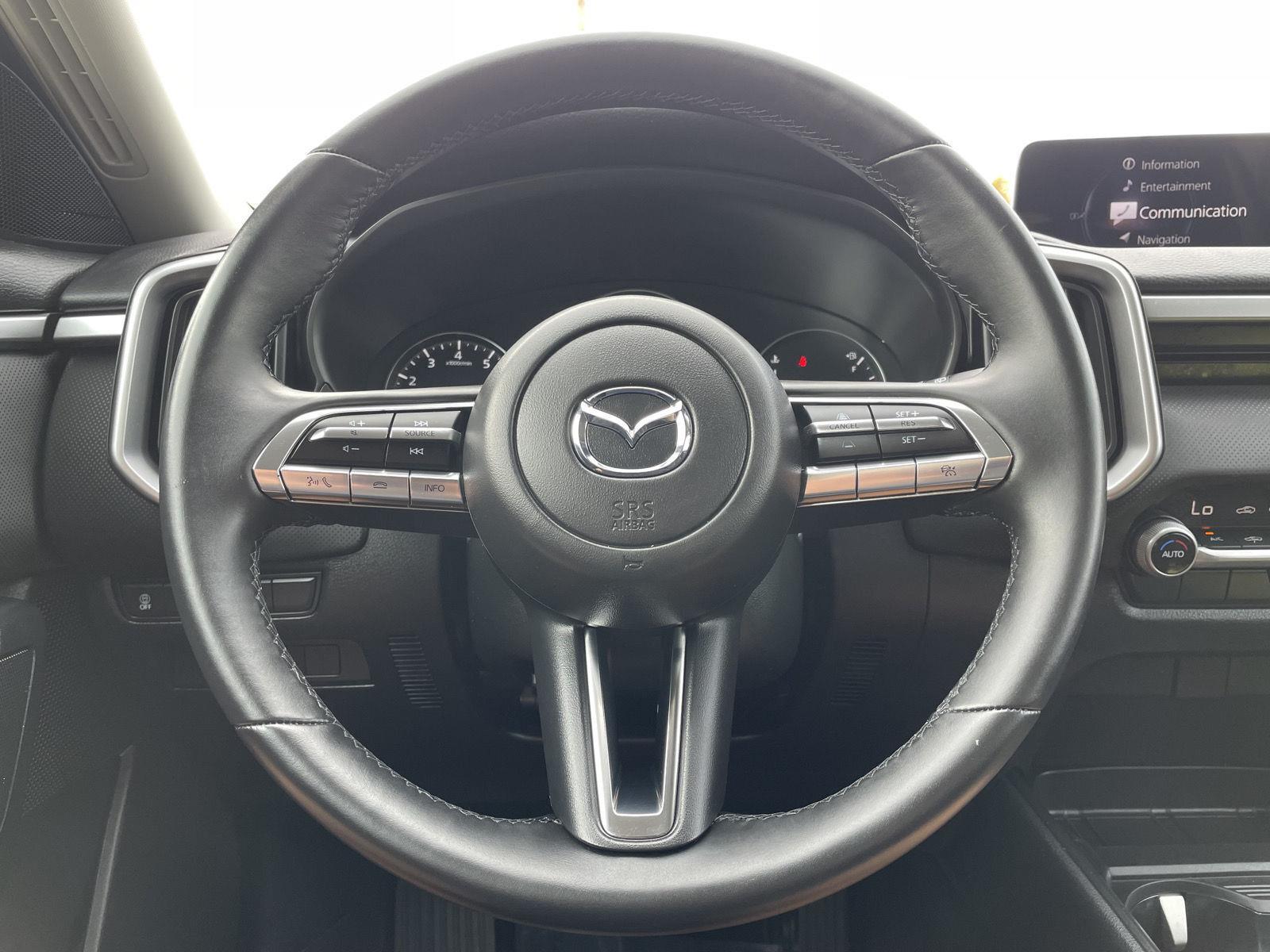 Vehicle photo 12