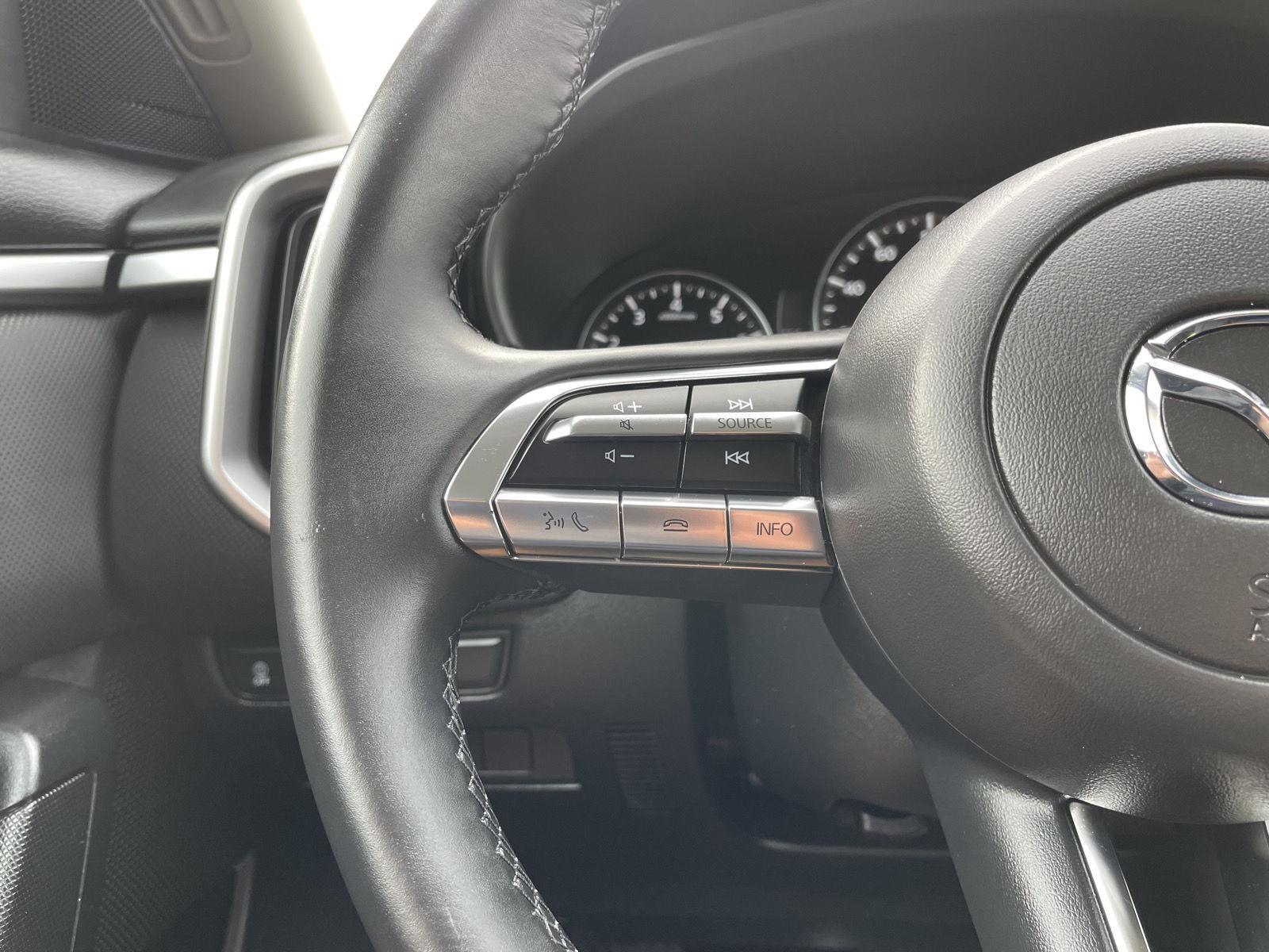 Vehicle photo 13