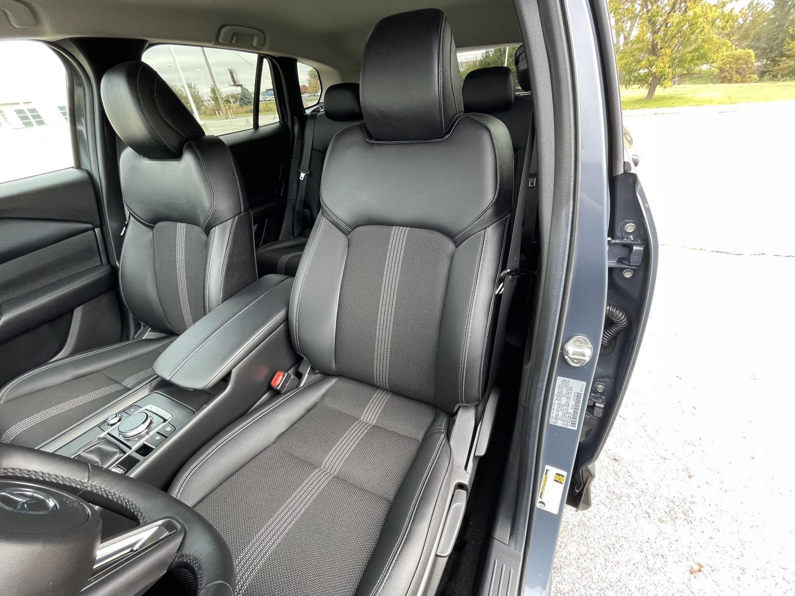 Vehicle photo 18