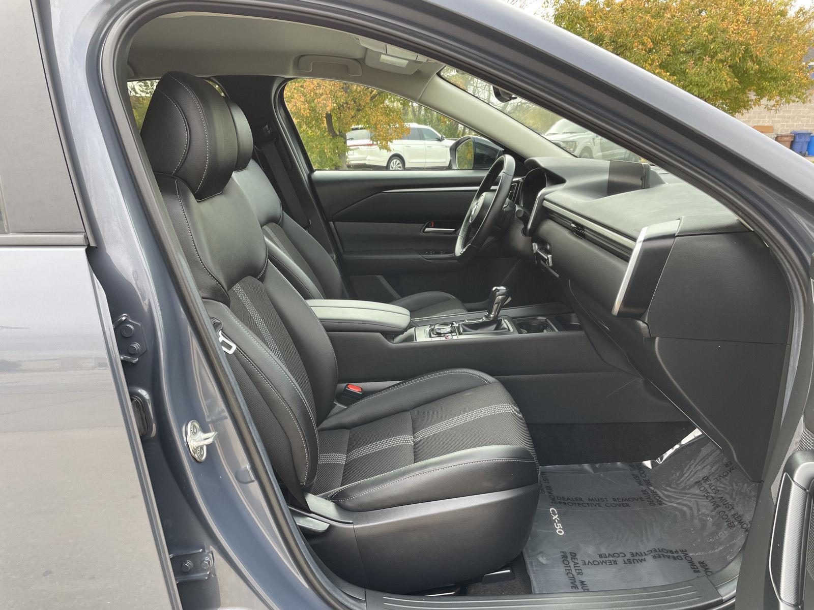 Vehicle photo 19