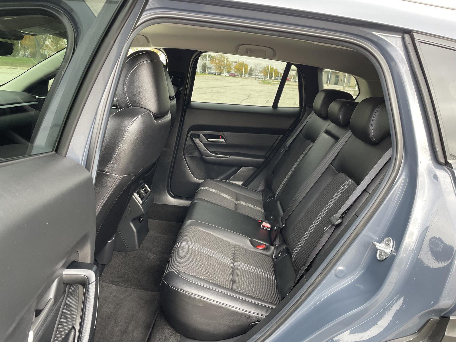 Vehicle photo 20