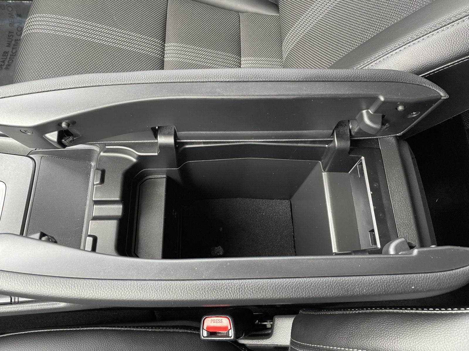 Vehicle photo 28