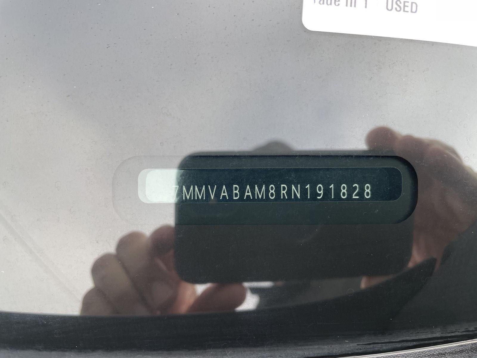 Vehicle photo 30