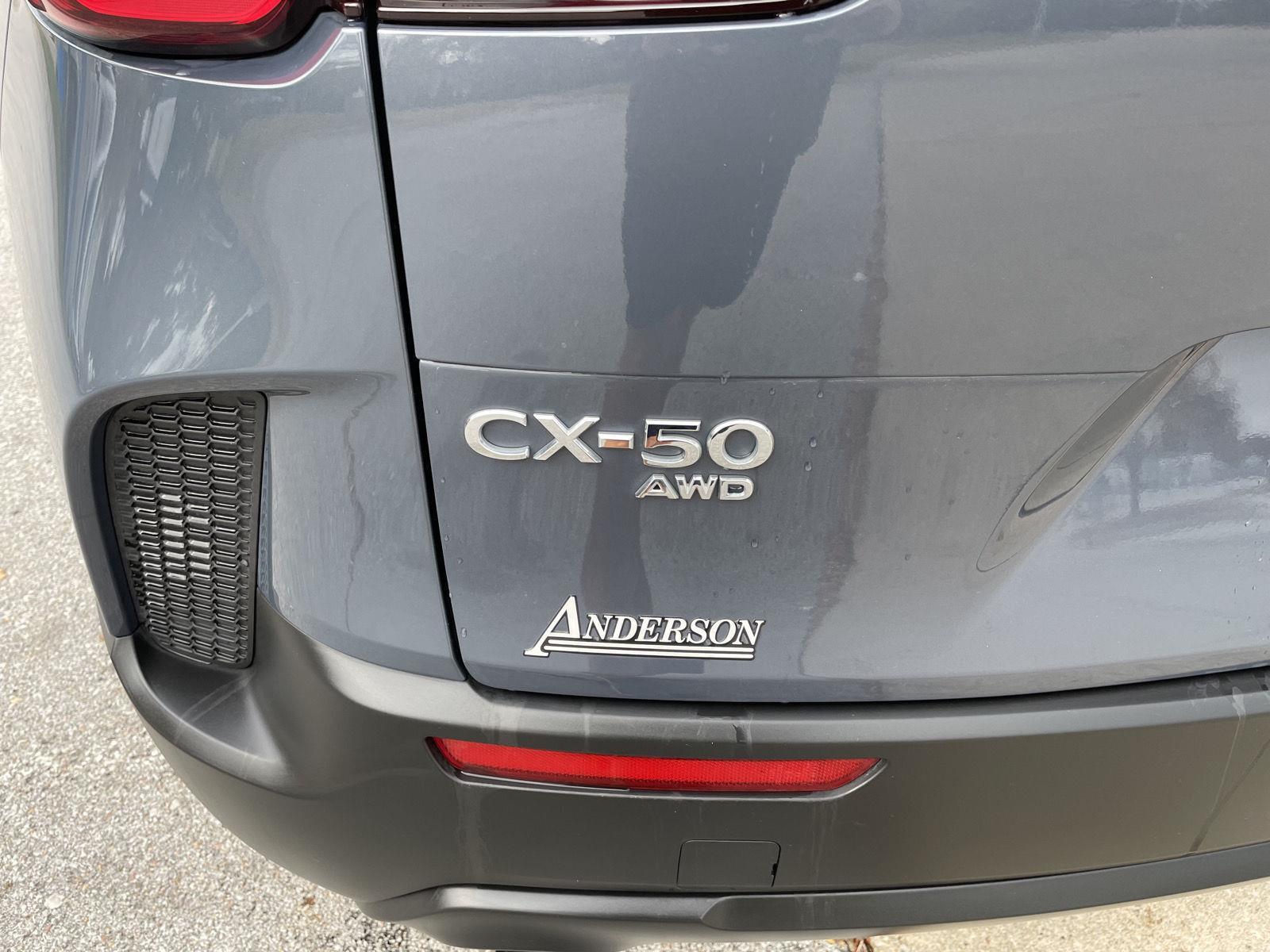 Vehicle photo 33