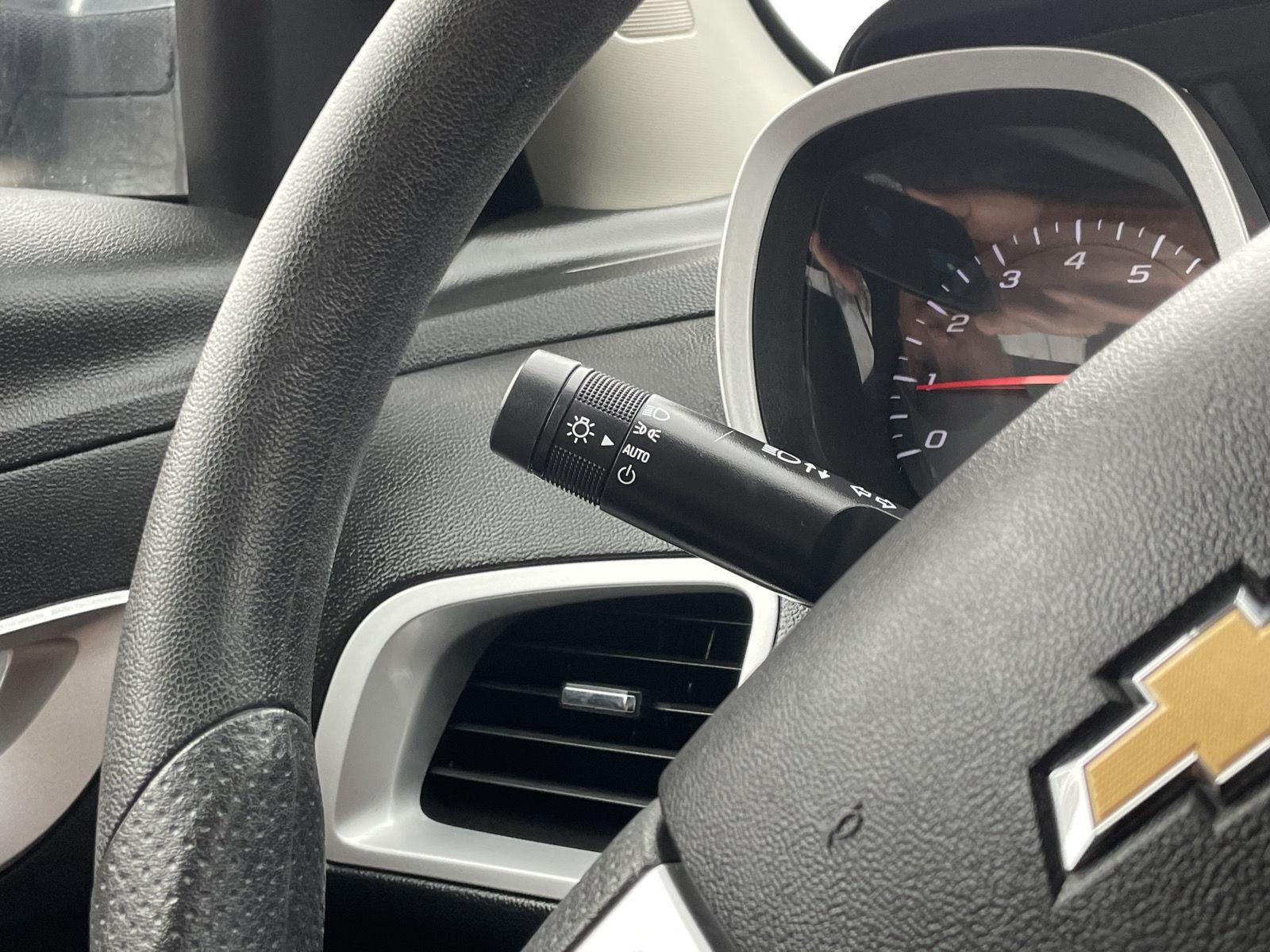 Vehicle photo 12
