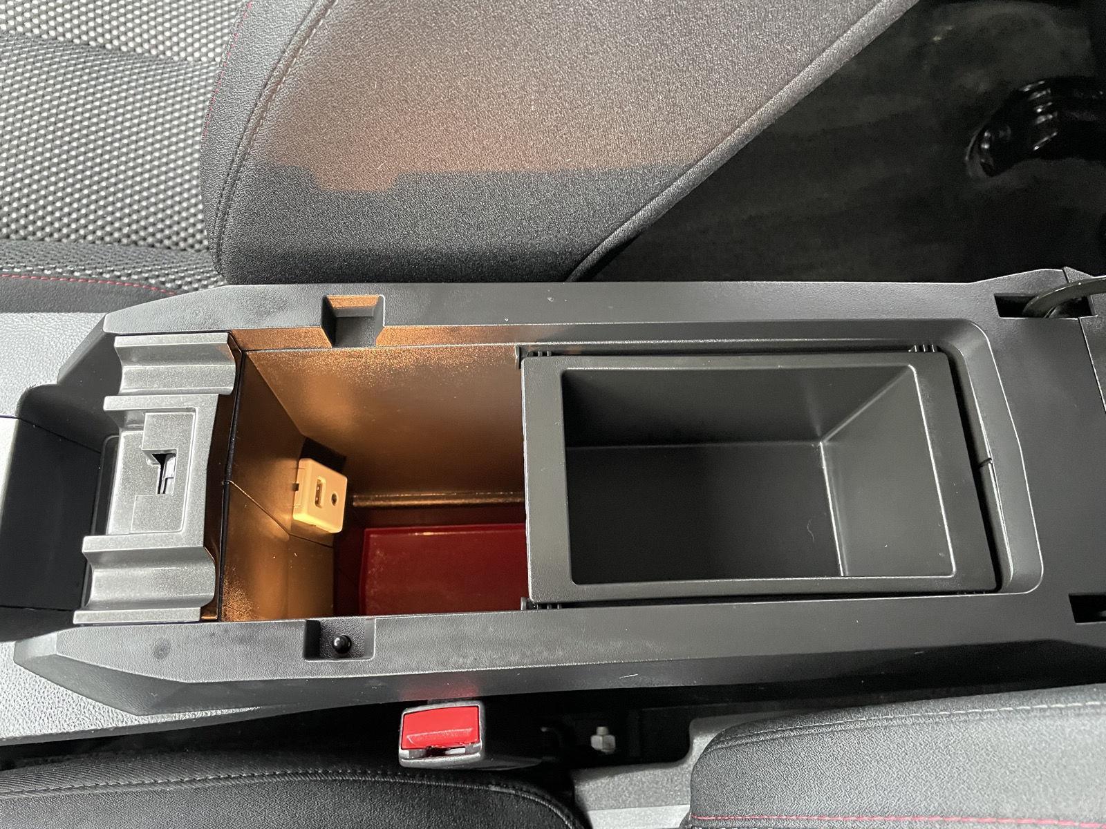Vehicle photo 23