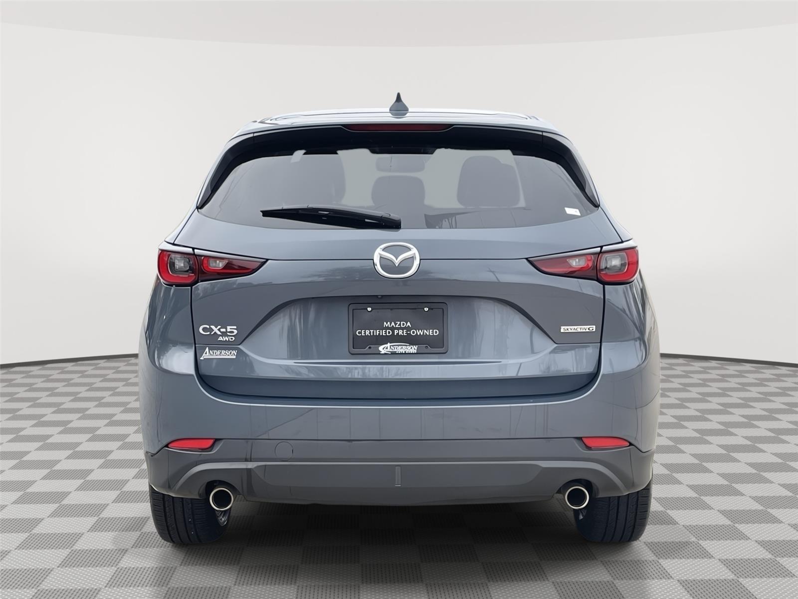 Vehicle photo 8