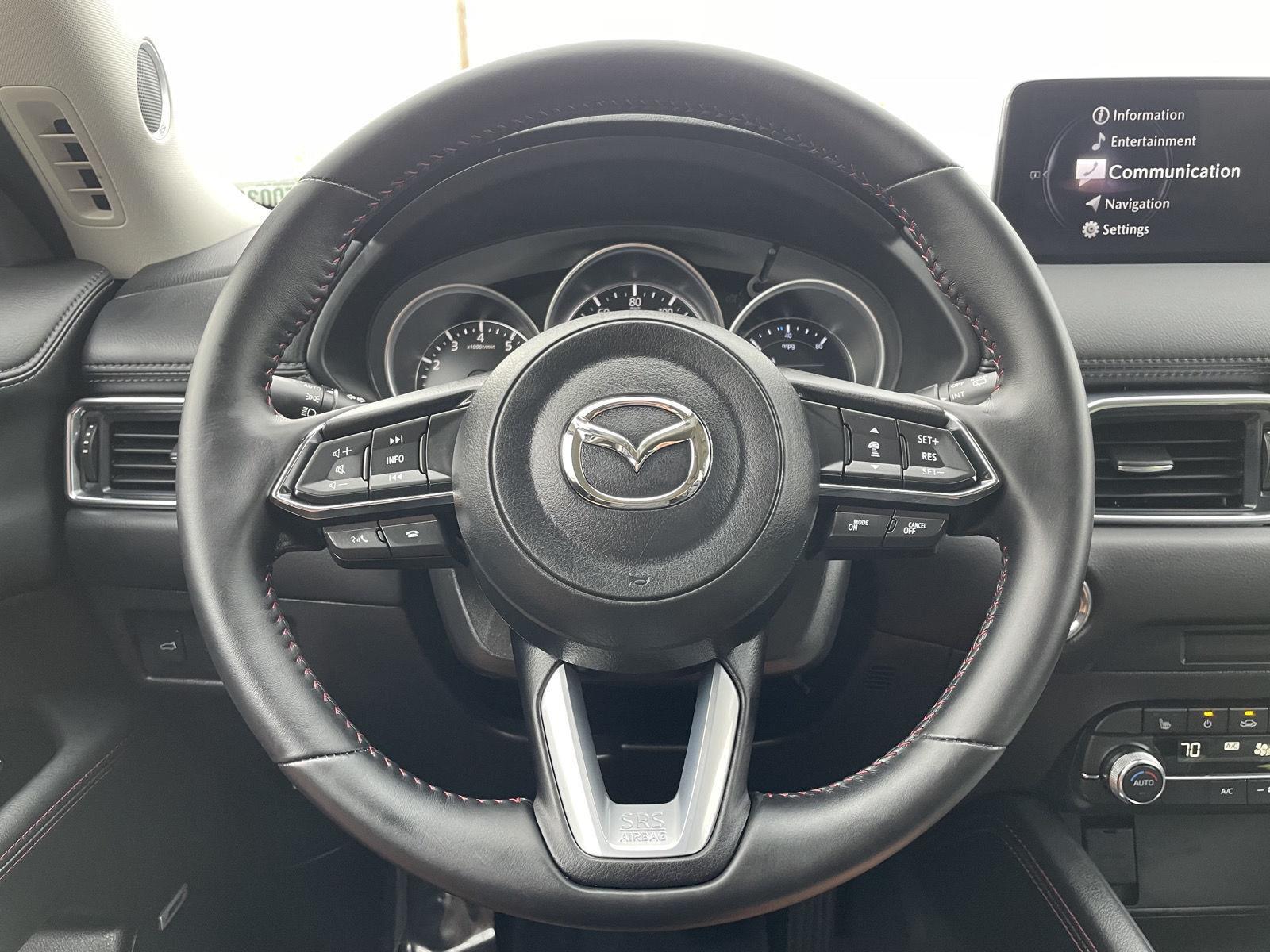 Vehicle photo 12