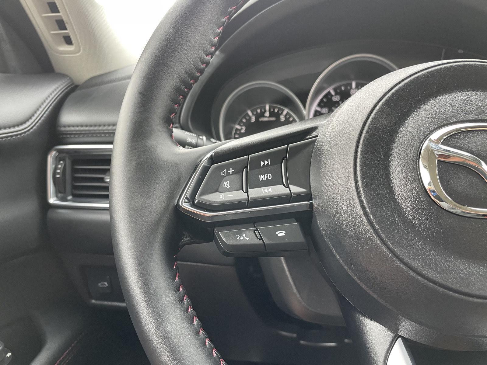 Vehicle photo 13