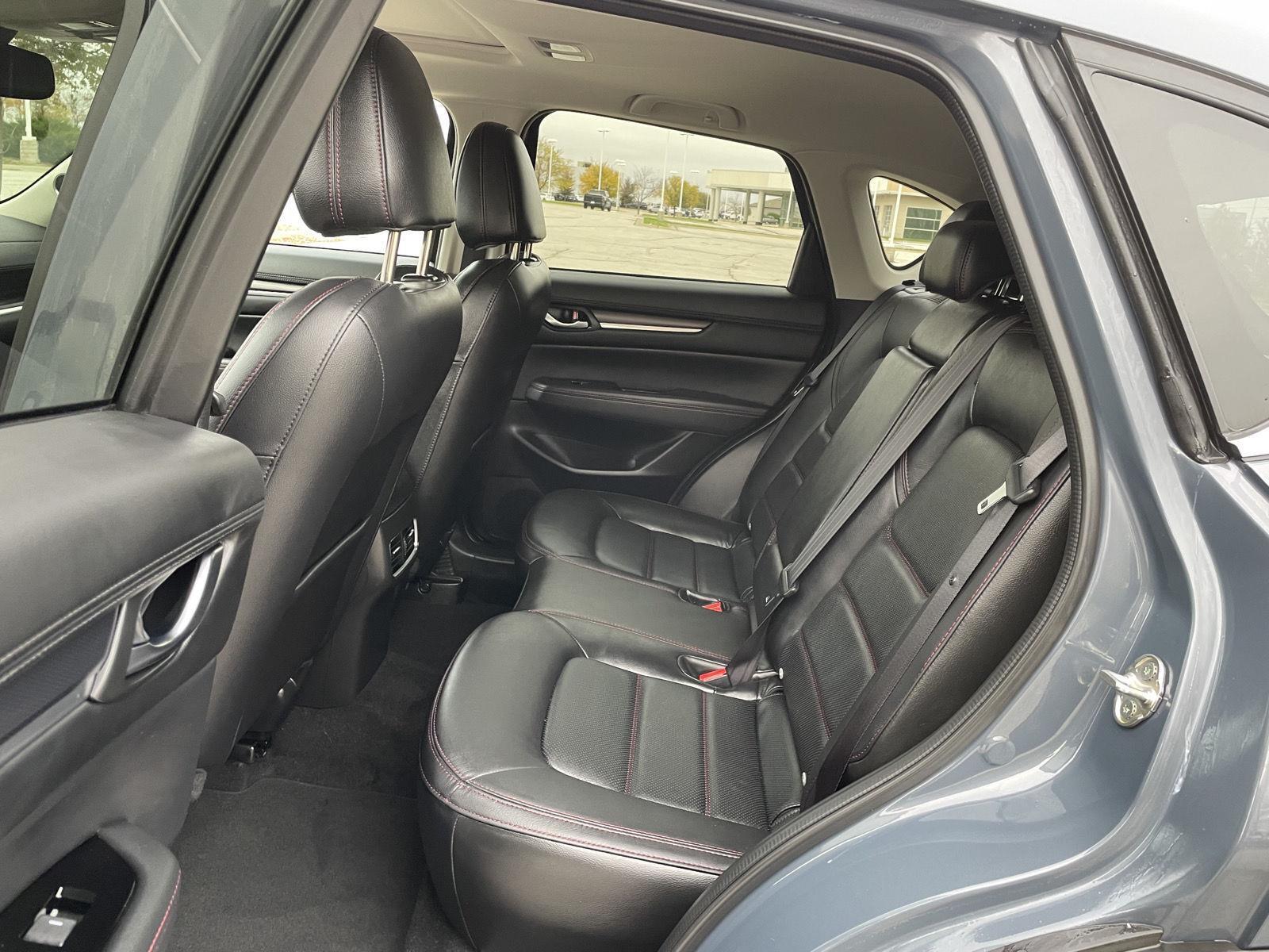 Vehicle photo 20