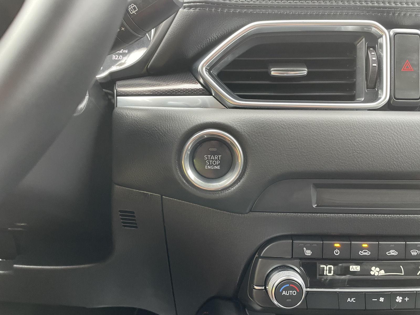 Vehicle photo 24
