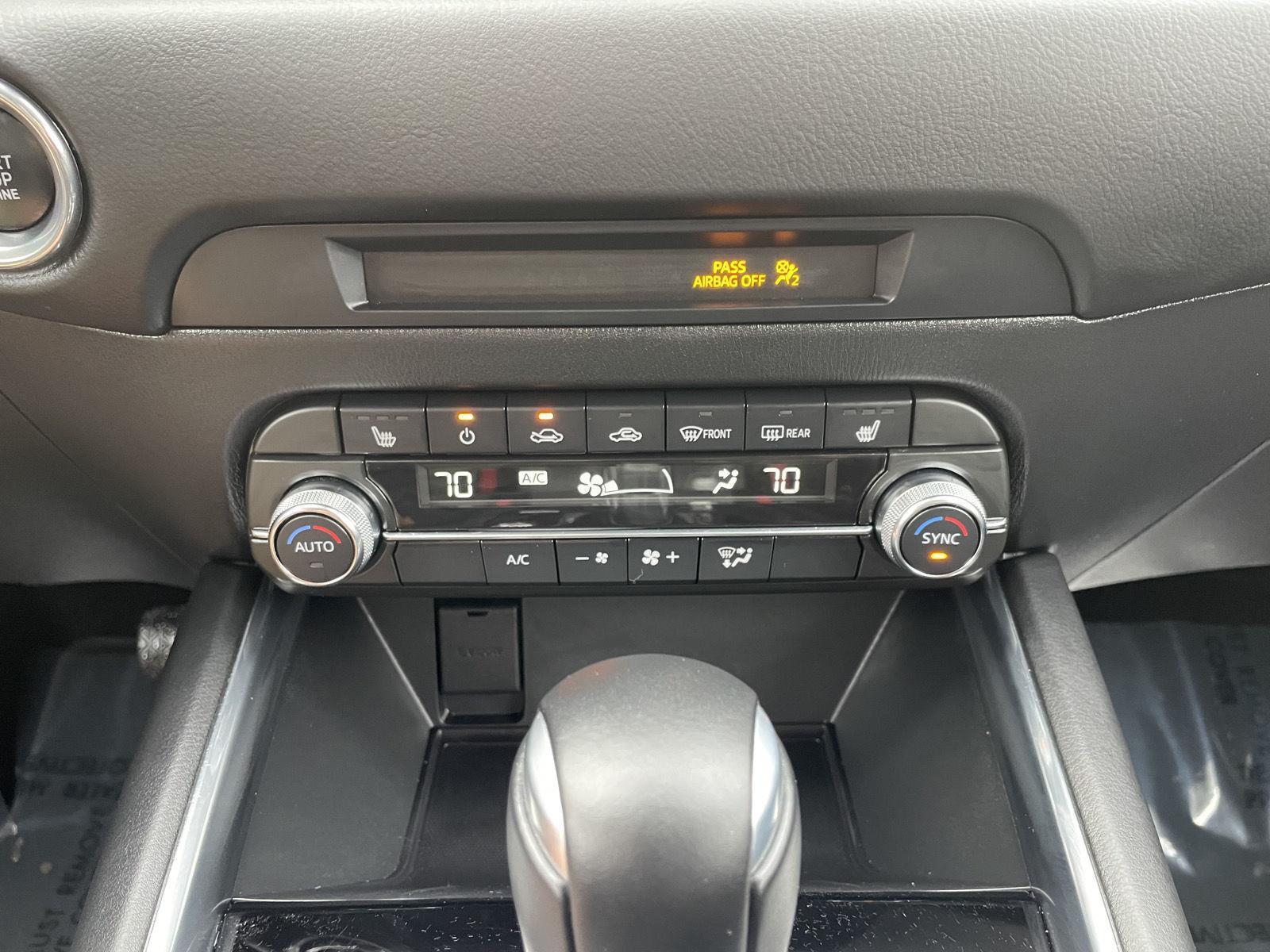Vehicle photo 25