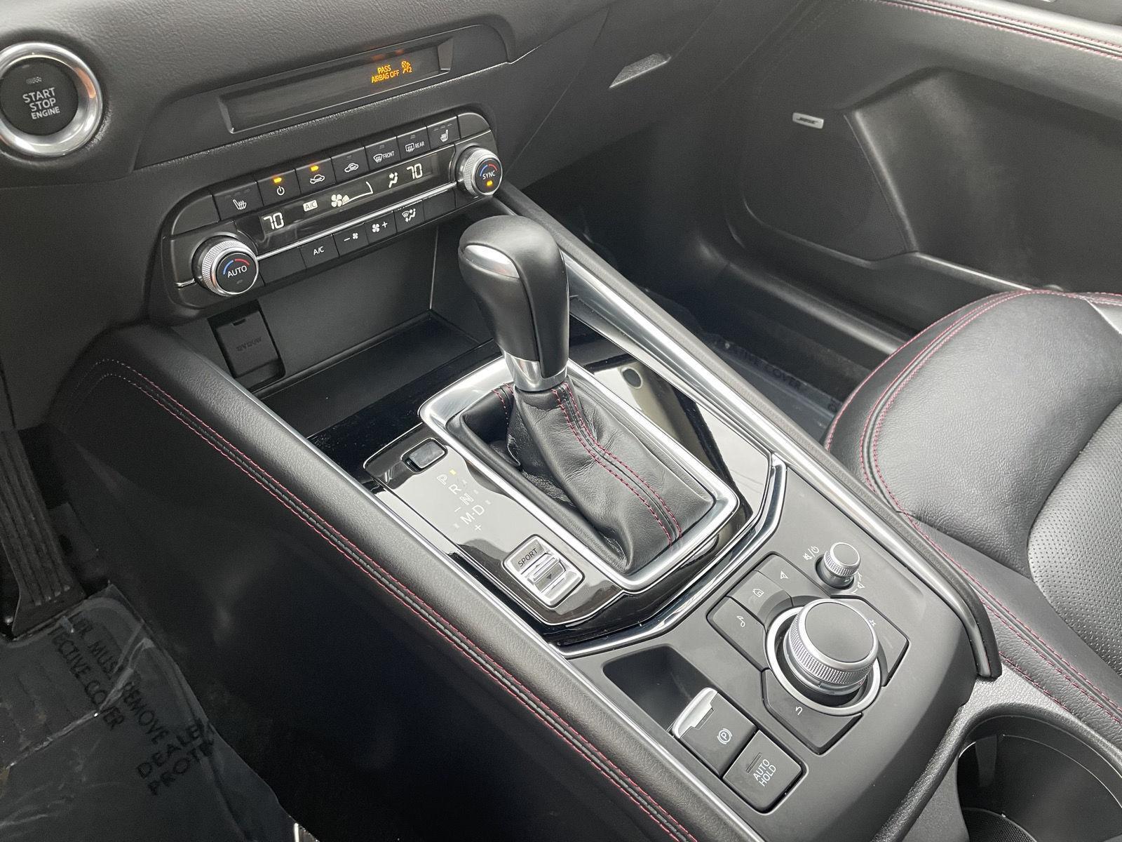 Vehicle photo 28