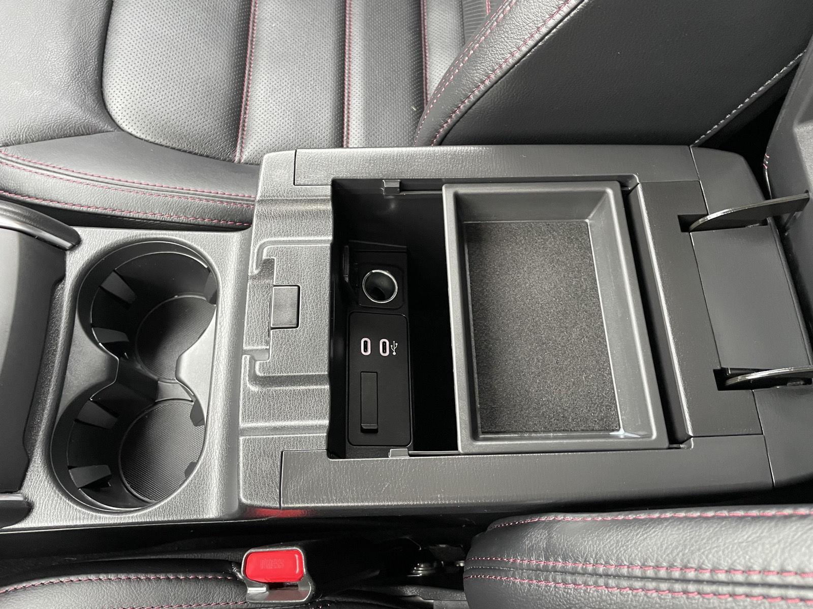 Vehicle photo 29