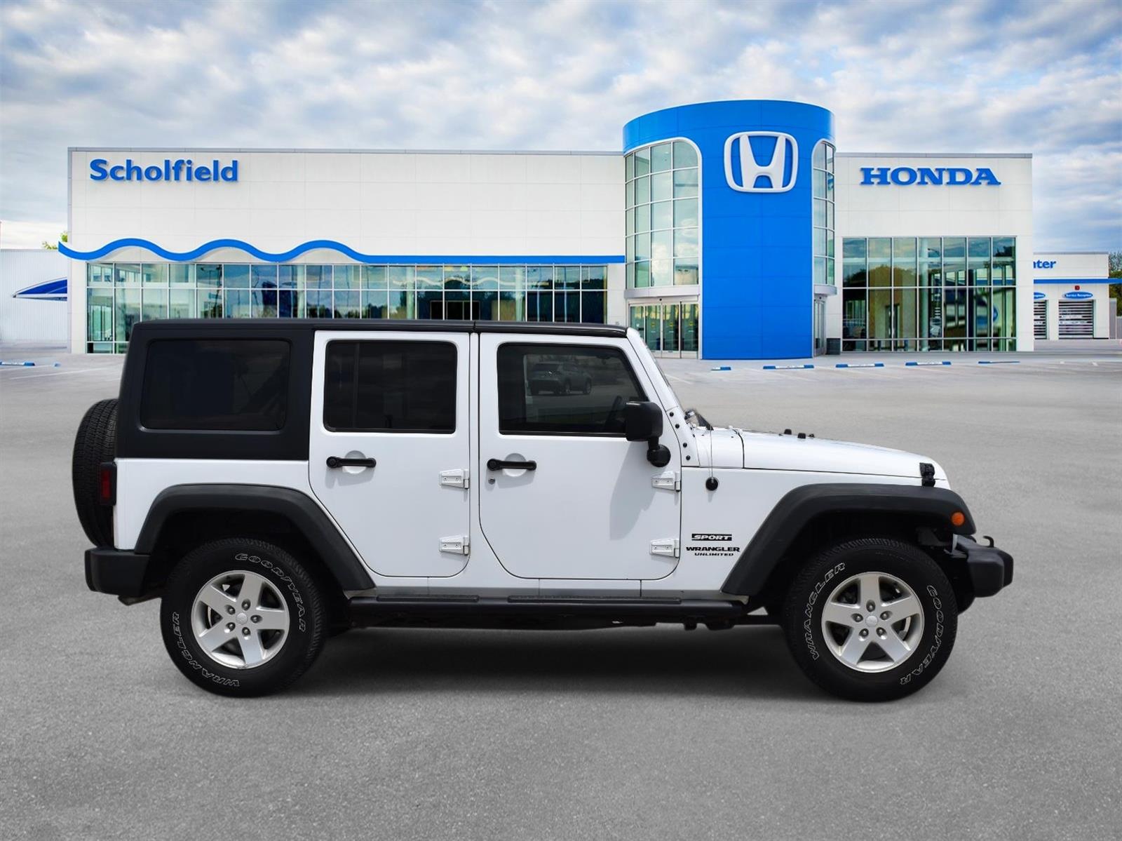 Used 2015 Jeep Wrangler Unlimited Sport with VIN 1C4HJWDG0FL551109 for sale in Wichita, KS