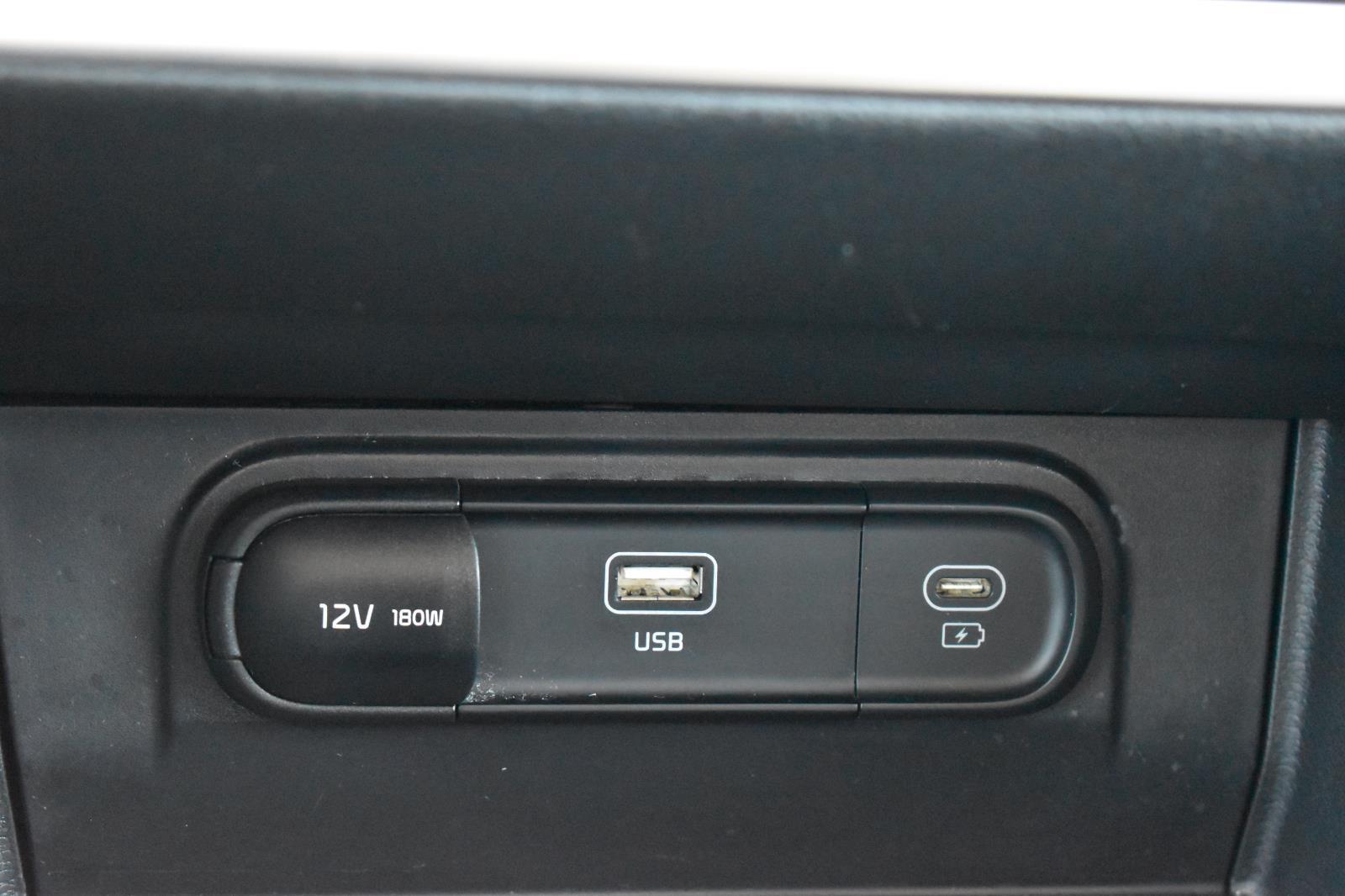 2024 Kia Sportage LX photo 10
