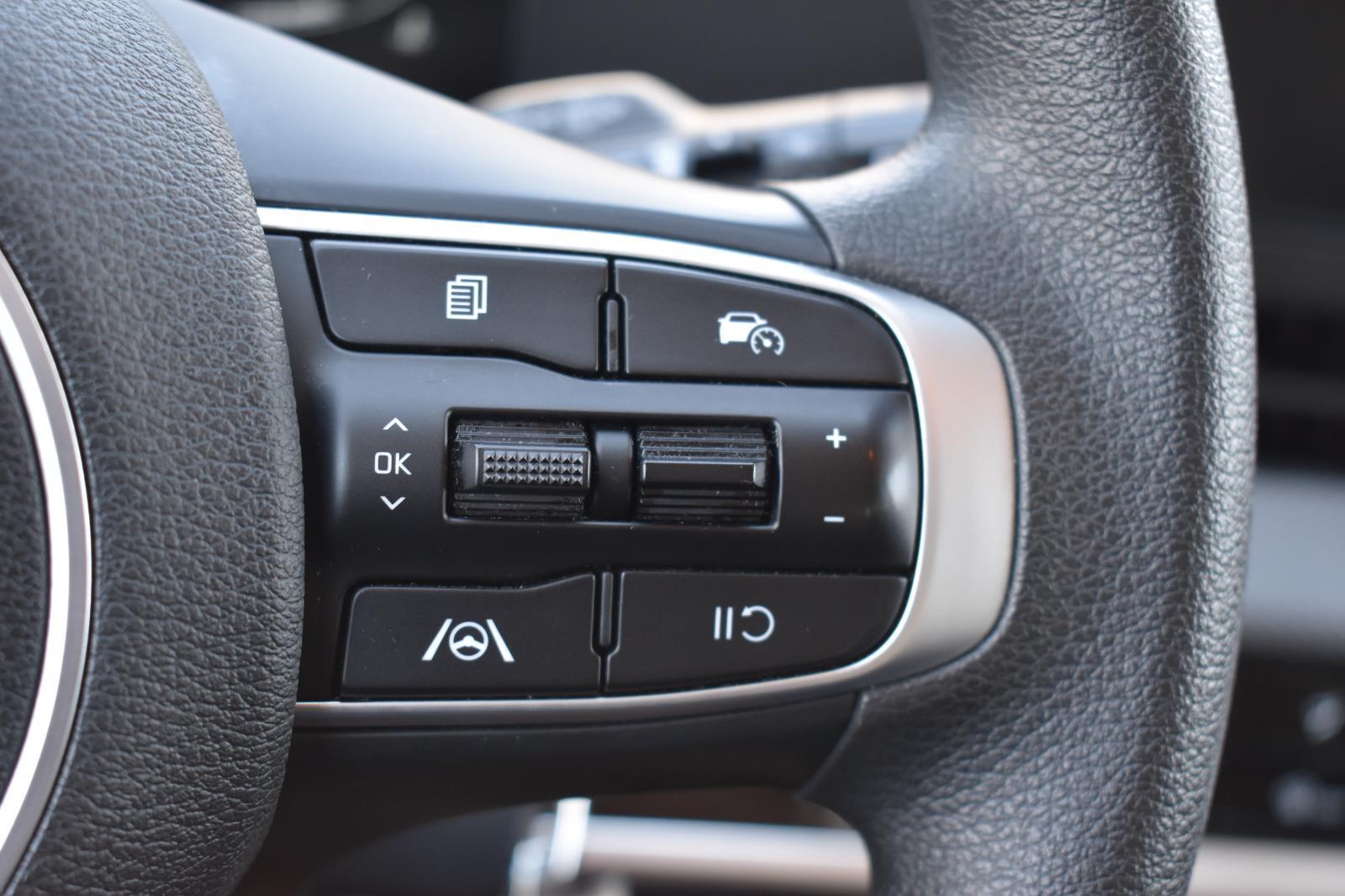 2024 Kia Sportage LX photo 7