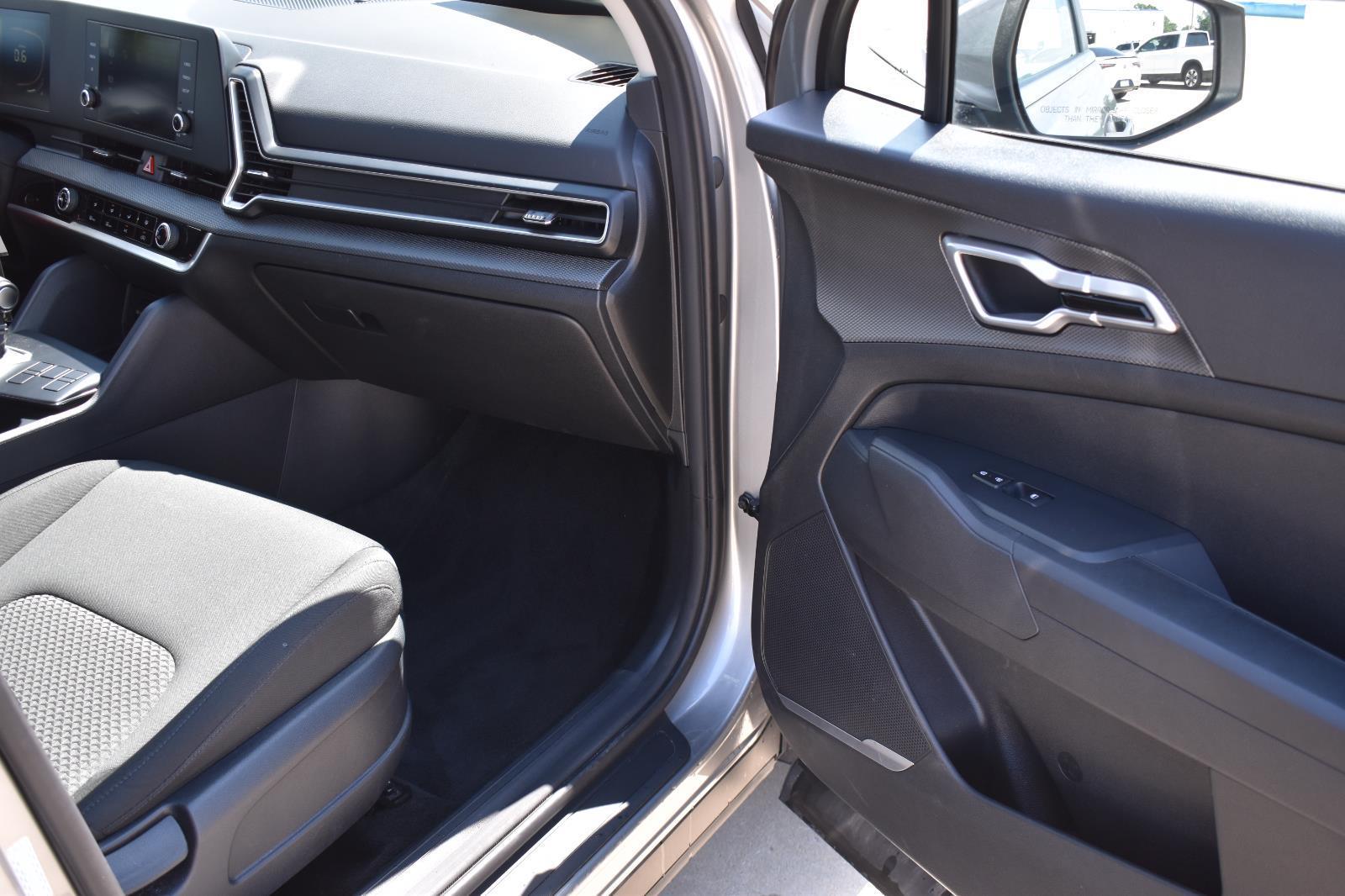 2024 Kia Sportage LX photo 15
