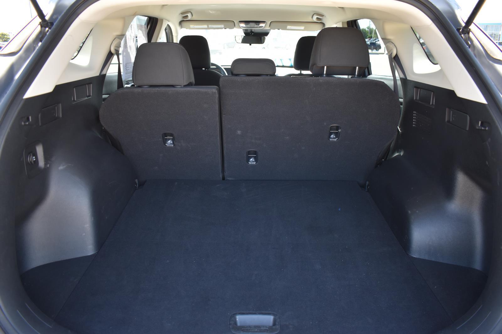 2024 Kia Sportage LX photo 17