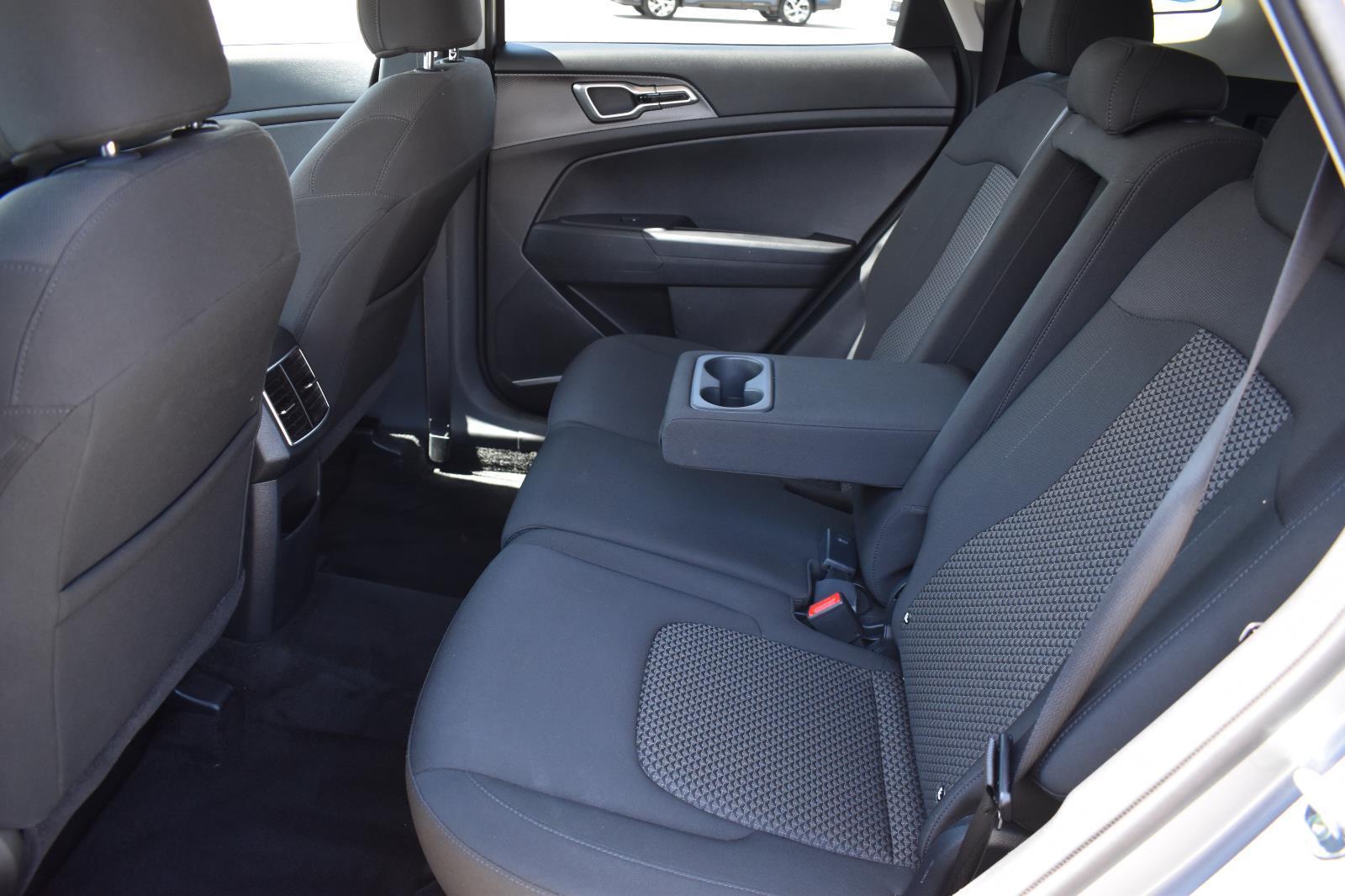 2024 Kia Sportage LX photo 18