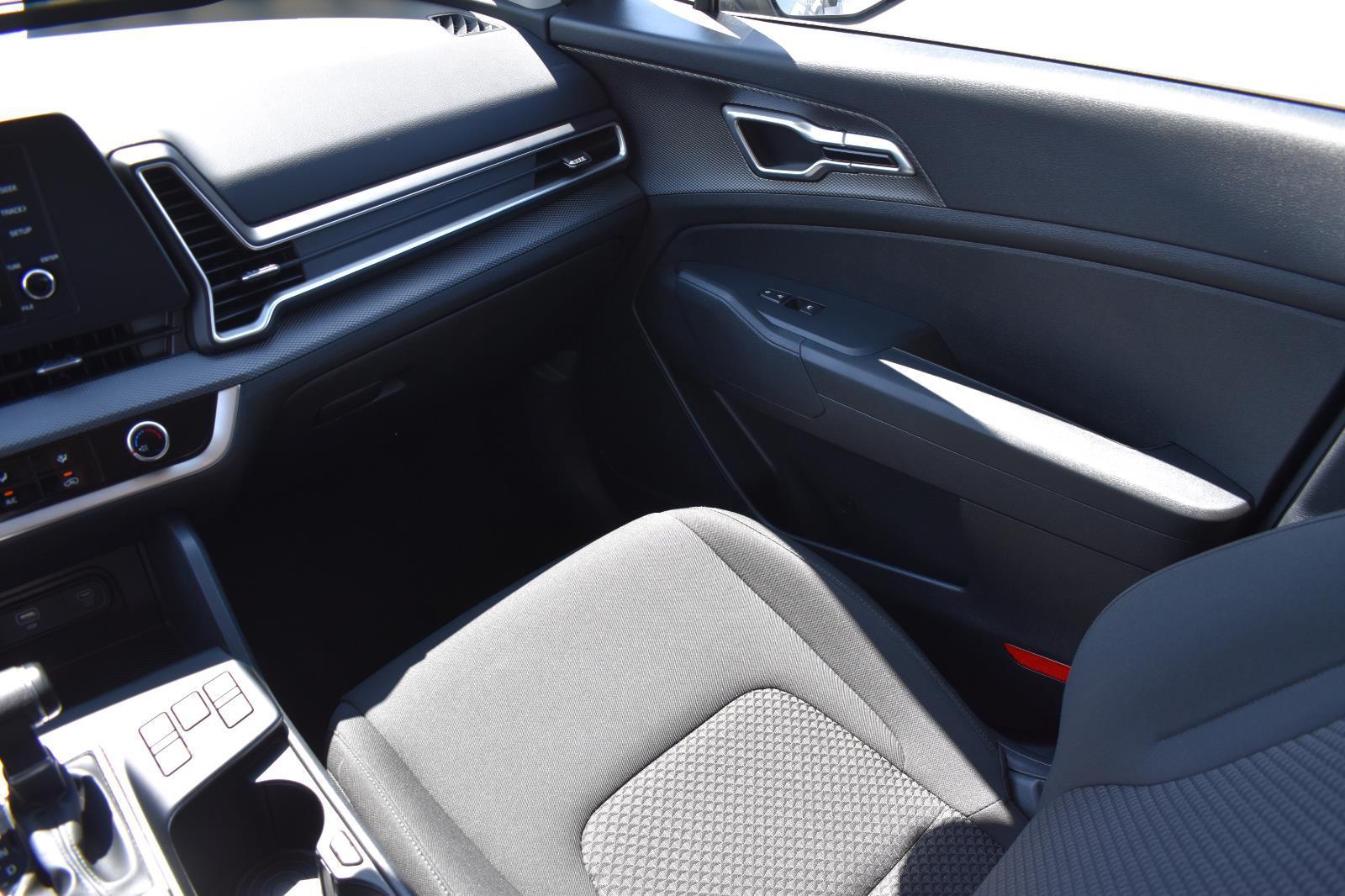 2024 Kia Sportage LX photo 20