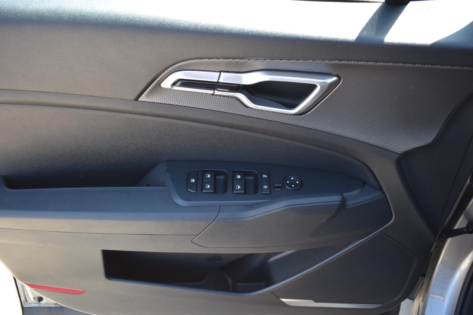 2024 Kia Sportage LX photo 22