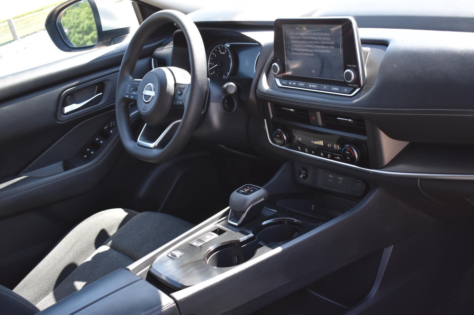 2024 Nissan Rogue SV photo 12