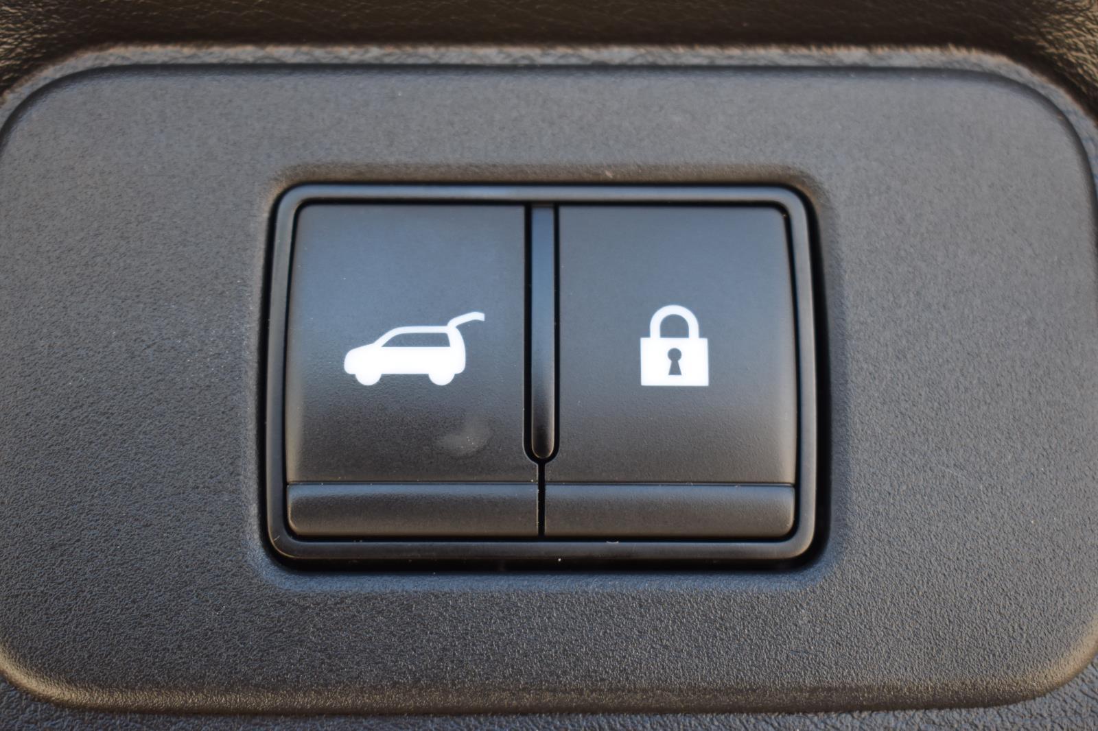 2024 Nissan Rogue SV photo 17