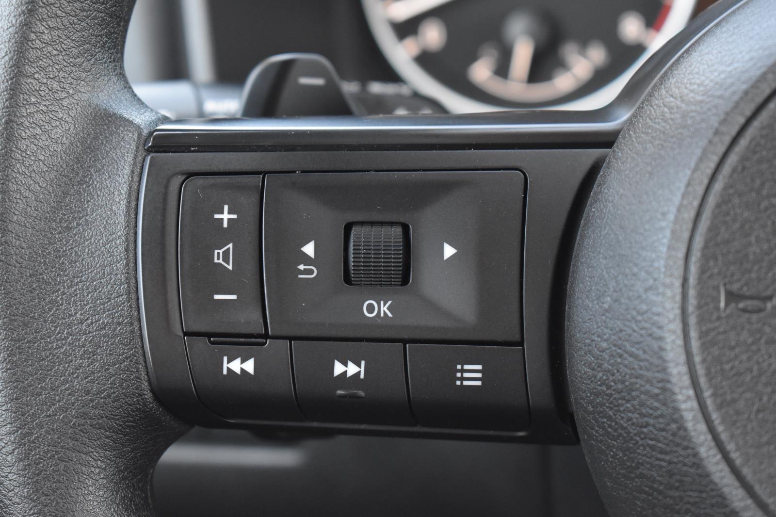 2024 Nissan Rogue SV photo 5