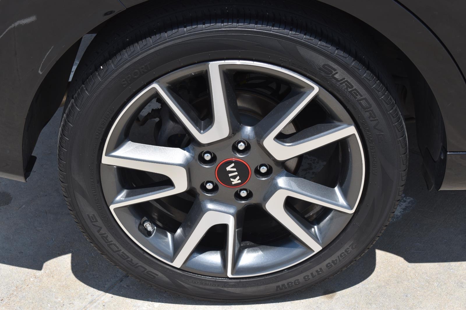 2021 Kia Soul GT-Line photo 12