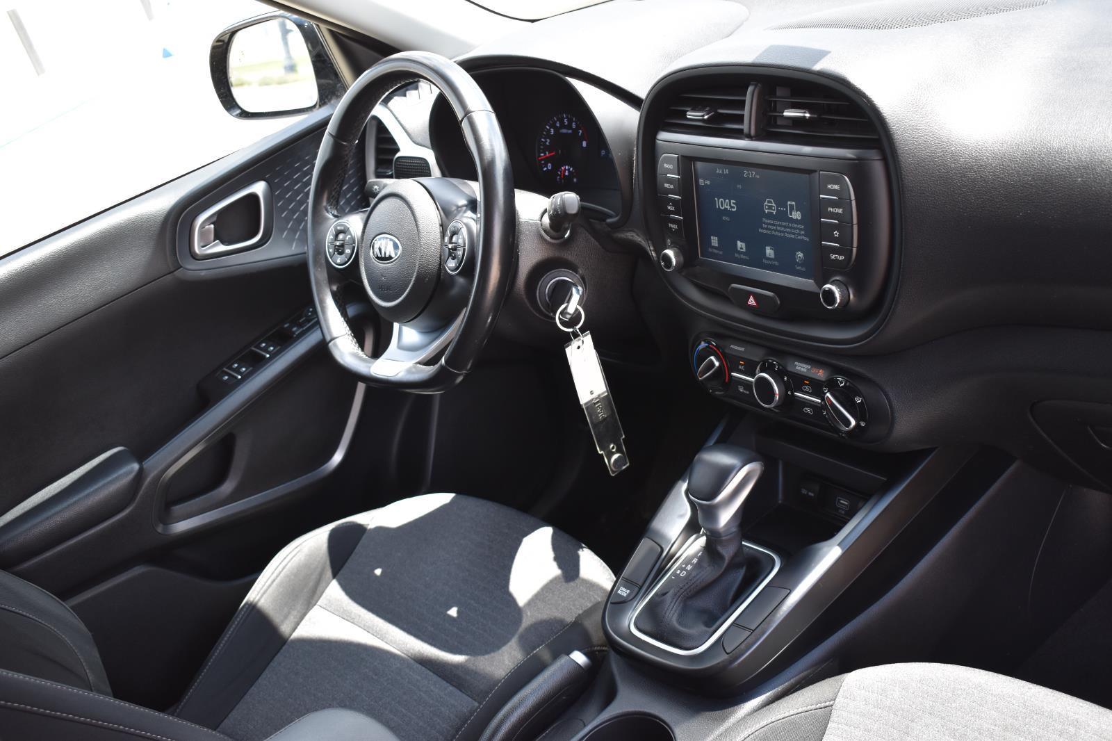 2021 Kia Soul GT-Line photo 13