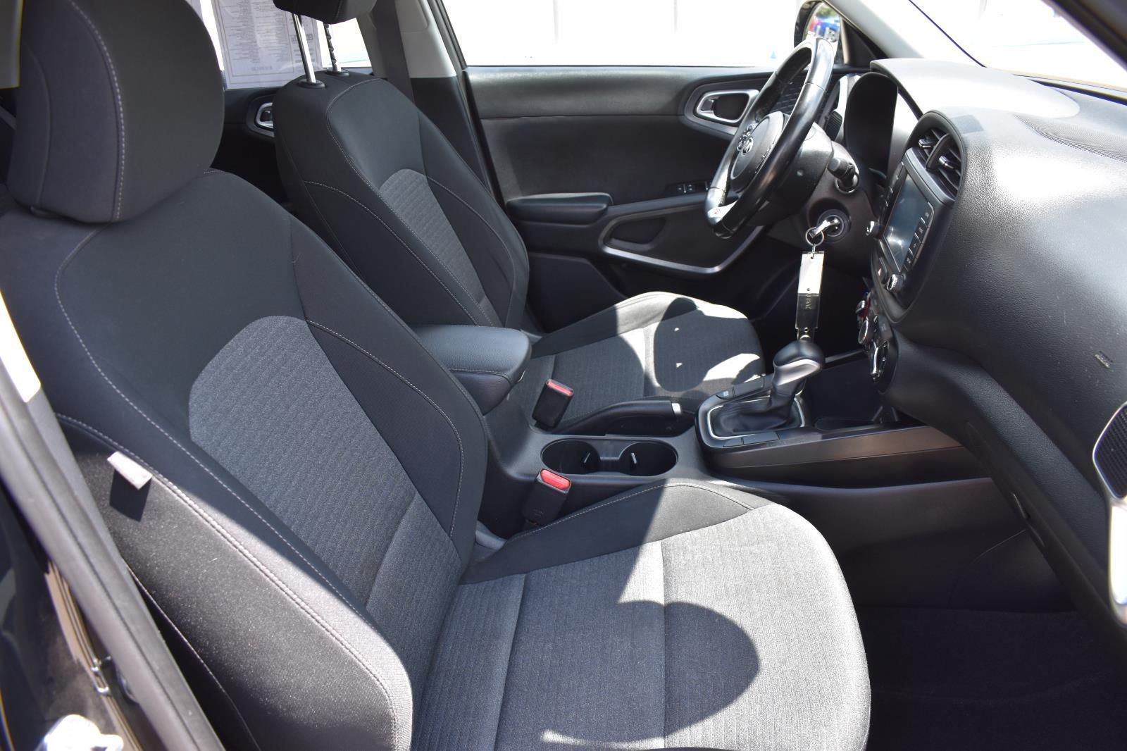 2021 Kia Soul GT-Line photo 14
