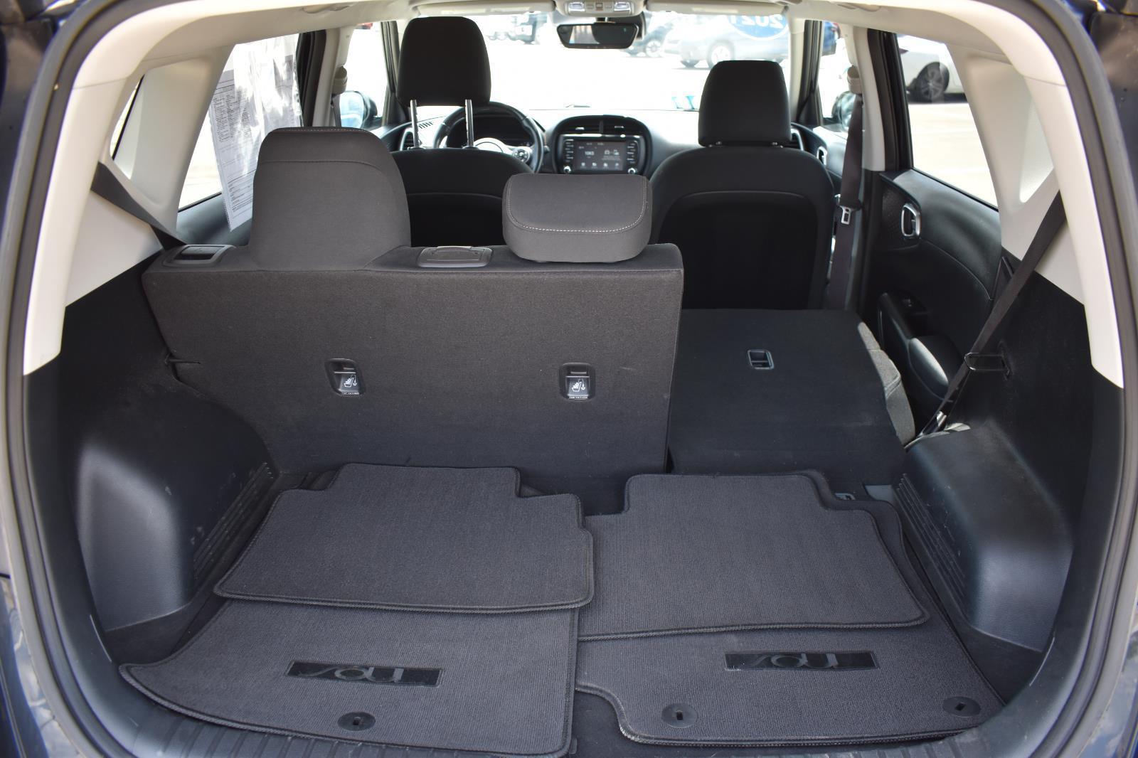 2021 Kia Soul GT-Line photo 16