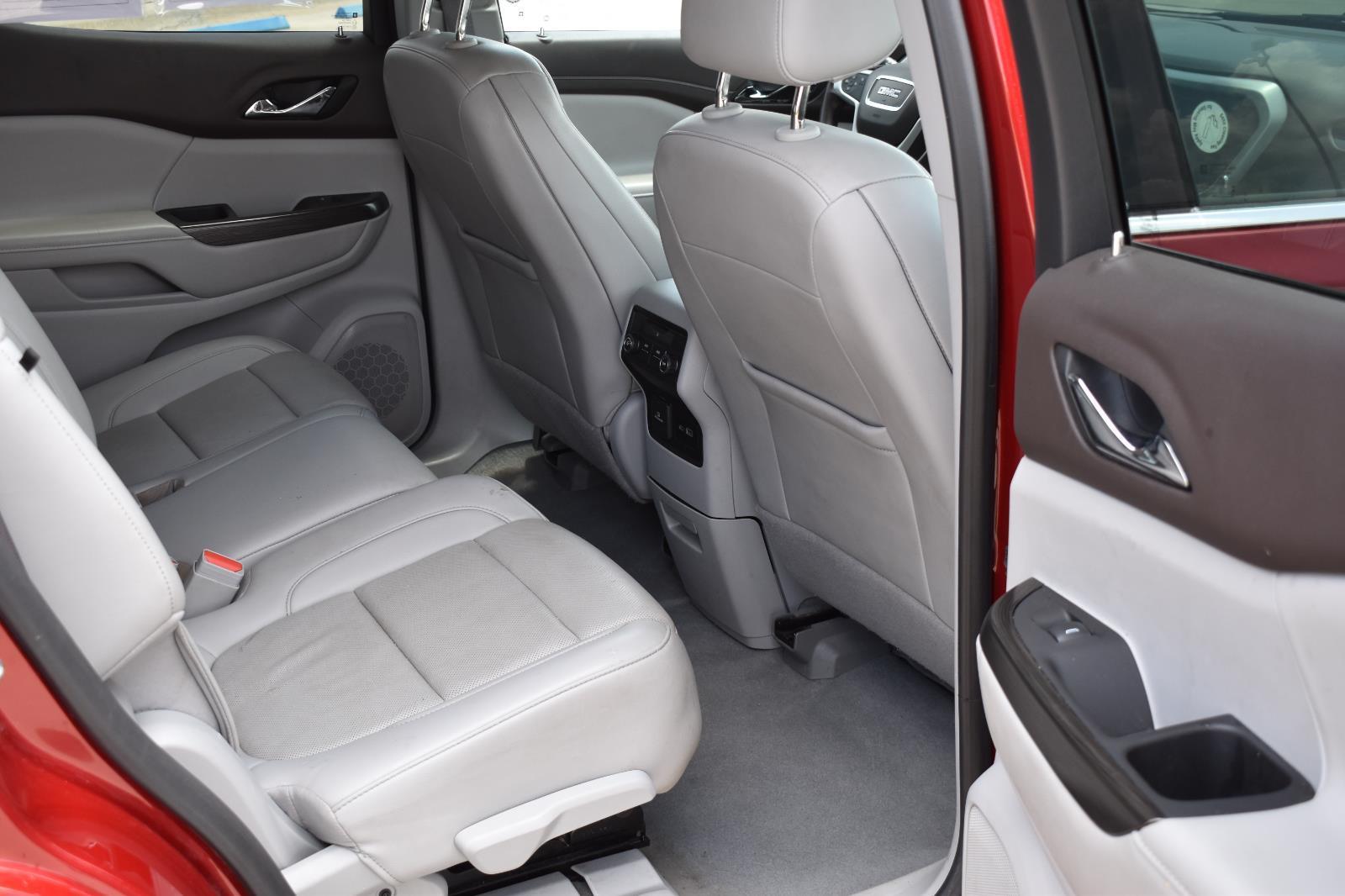 2023 Gmc Acadia SLT photo 17