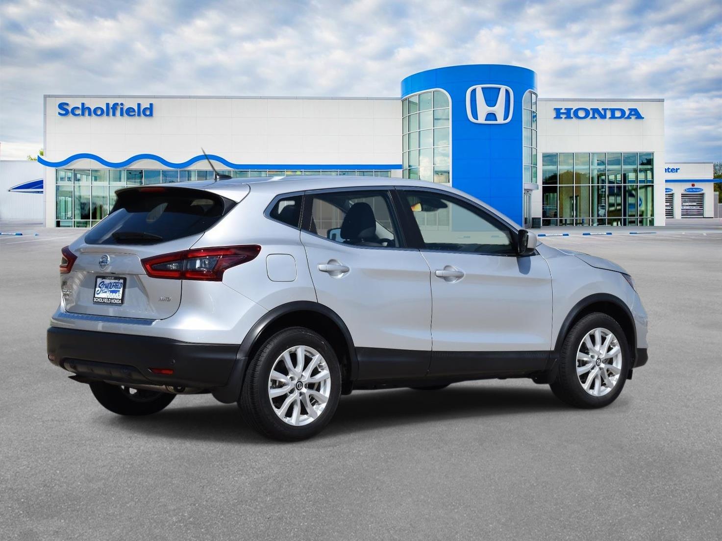 2021 Nissan Rogue Sport S photo 2