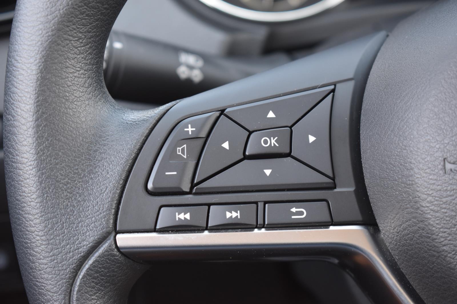 2021 Nissan Rogue Sport S photo 3