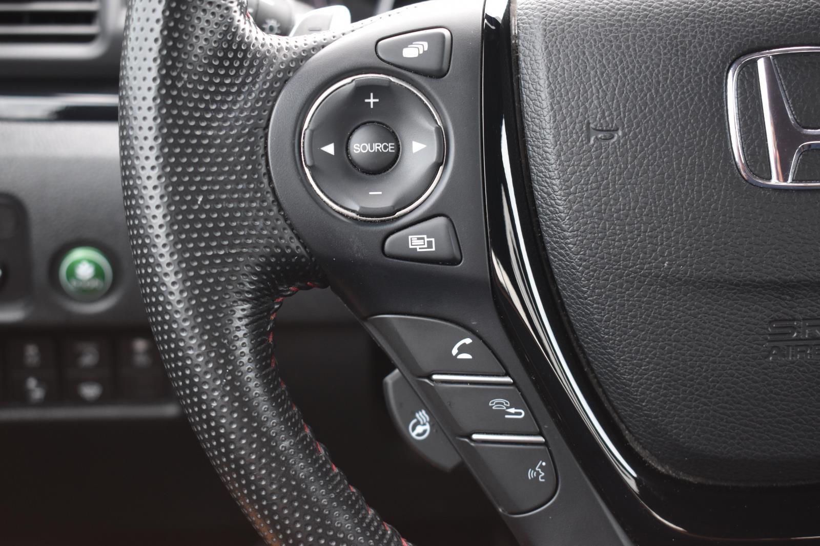 2023 Honda Ridgeline Black Edition photo 3